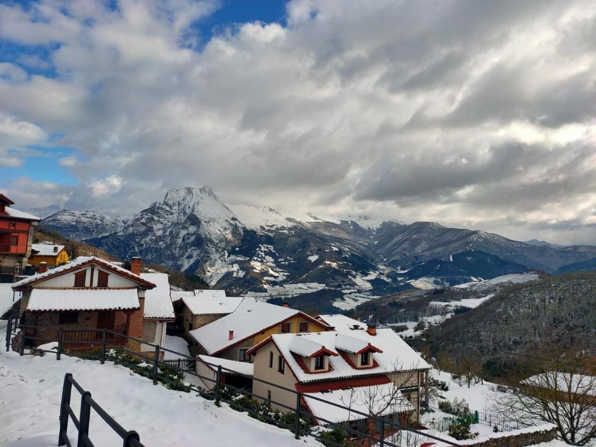 Casa Rural El Enebral En Potes Picos De Euopa Colio Luaran gambar
